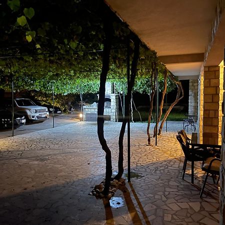 Apartmani Mendula Budva Eksteriør bilde