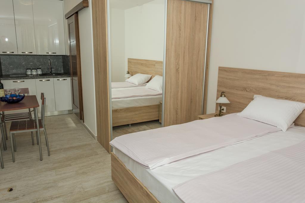 Apartmani Mendula Budva Eksteriør bilde