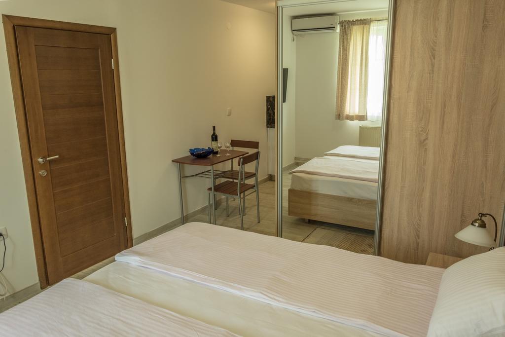 Apartmani Mendula Budva Eksteriør bilde